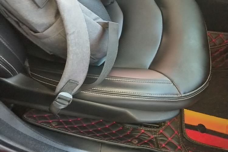 Used GAC Trumpchi GA6 2016 235T DCT Elite Edition Right Front Seat