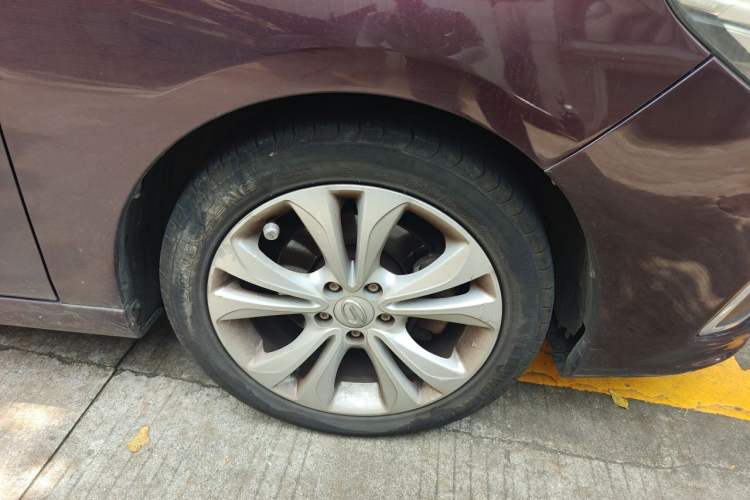Used GAC Trumpchi GA6 2016 235T DCT Elite Edition Right Front Wheel Hub