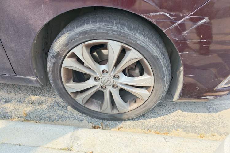 Used GAC Trumpchi GA6 2016 235T DCT Elite Edition Right Front Wheel Hub