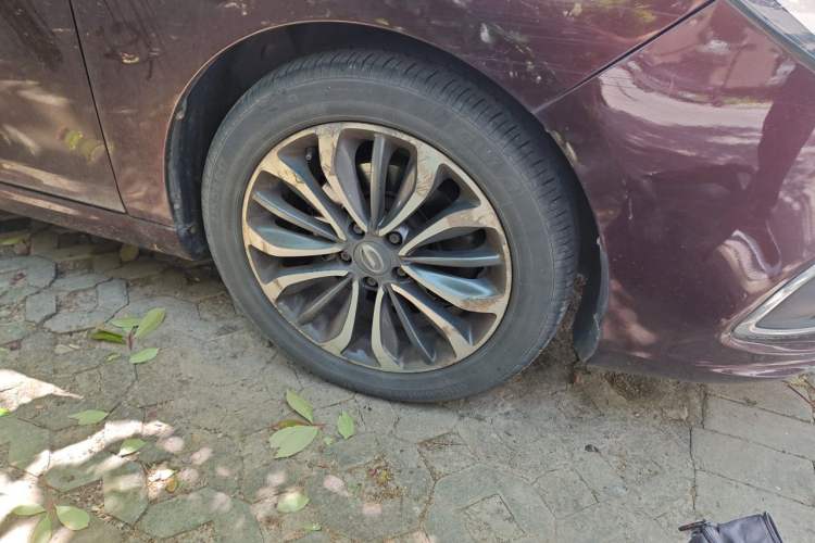 Used GAC Trumpchi GA6 2016 235T DCT Luxury Edition Right Front Wheel Hub