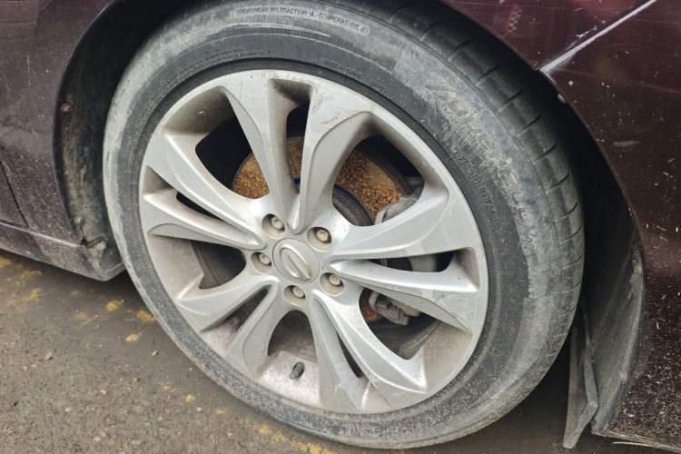 Used GAC Trumpchi GA6 2016 235T DCT Elite Edition Right Front Wheel Hub