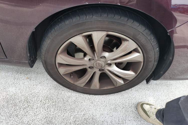 Used GAC Trumpchi GA6 2016 235T DCT Elite Edition Right Front Wheel Hub