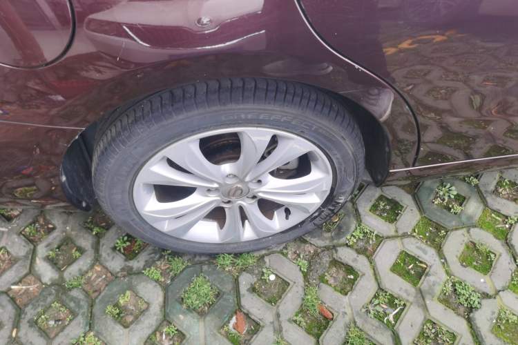 Used GAC Trumpchi GA6 2016 235T DCT Elite Edition Right Rear Wheel Hub