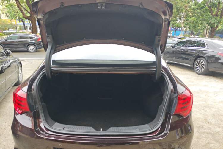 Used GAC Trumpchi GA6 2016 235T DCT Elite Edition Trunk