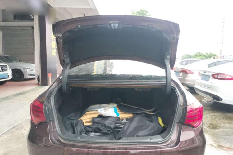 Used GAC Trumpchi GA6 2016 235T DCT Elite Edition Trunk