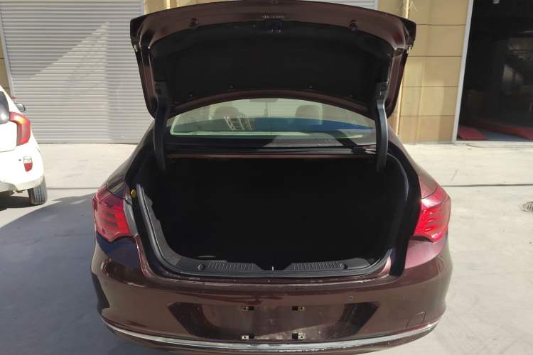 Used GAC Trumpchi GA6 2016 235T DCT Elite Edition Trunk