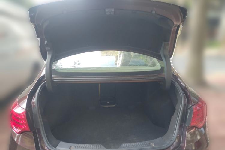 Used GAC Trumpchi GA6 2016 235T Manual Elite Edition Trunk