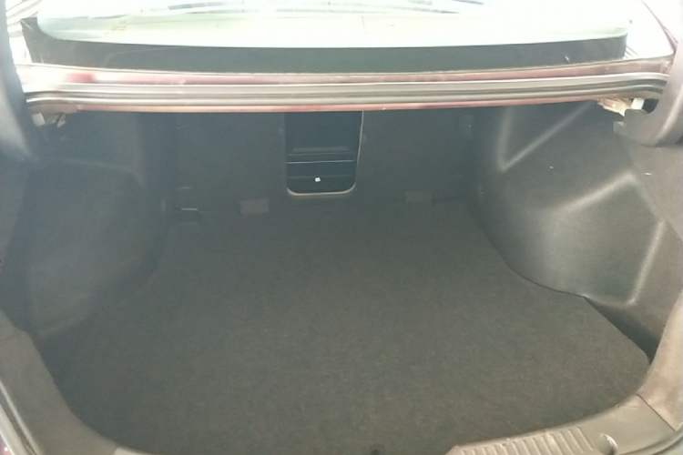 Used GAC Trumpchi GA6 2016 235T DCT Elite Edition Trunk