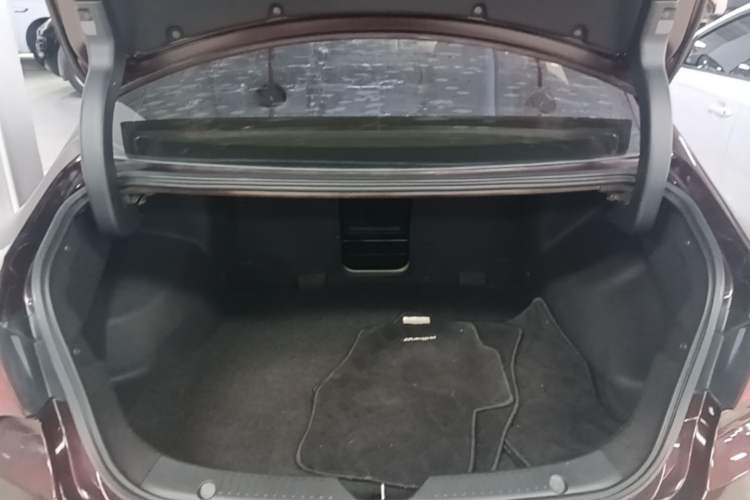 Used GAC Trumpchi GA6 2016 235T DCT Elite Edition Trunk