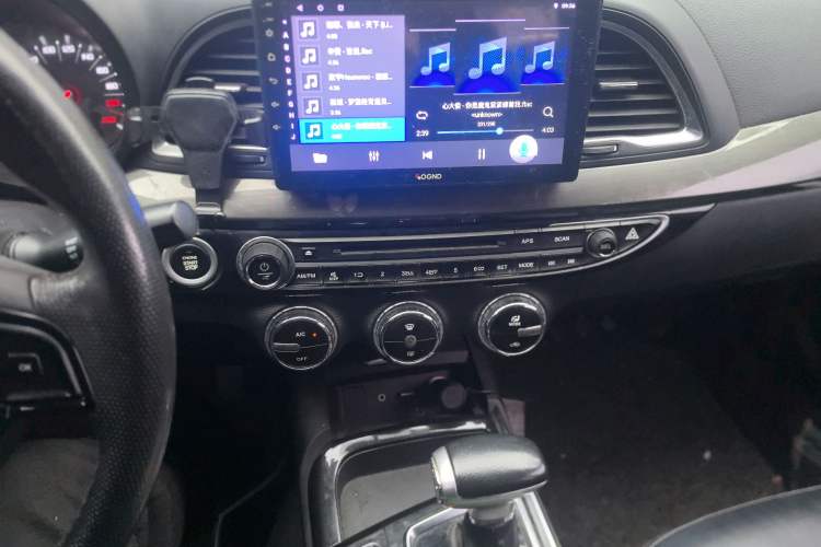 Used GAC Trumpchi GA6 2016 235T DCT Elite Edition Audio And AC Panel