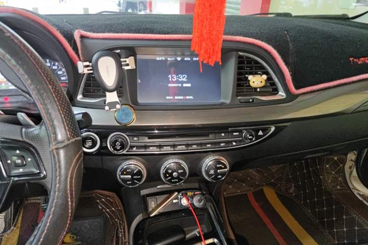 Used GAC Trumpchi GA6 2016 235T DCT Luxury Edition Audio And AC Panel