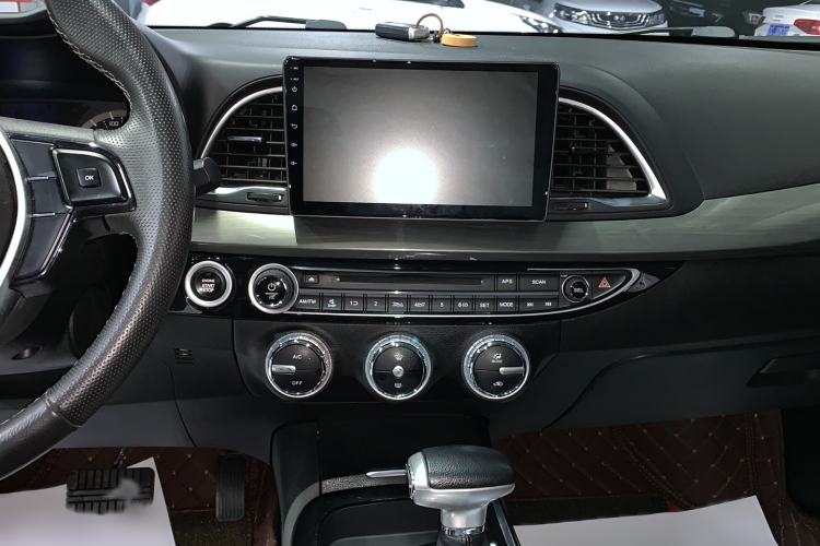 Used GAC Trumpchi GA6 2016 235T DCT Elite Edition Audio And AC Panel