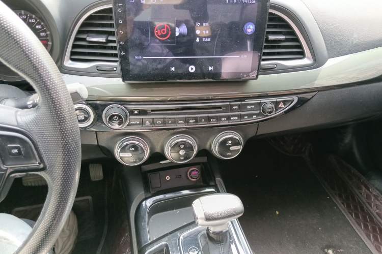 Used GAC Trumpchi GA6 2016 235T DCT Elite Edition Audio And AC Panel