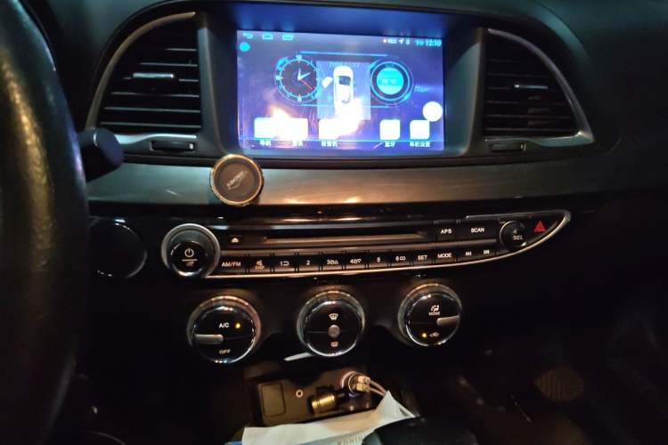 Used GAC Trumpchi GA6 2016 235T DCT Comfort Edition Audio And AC Panel