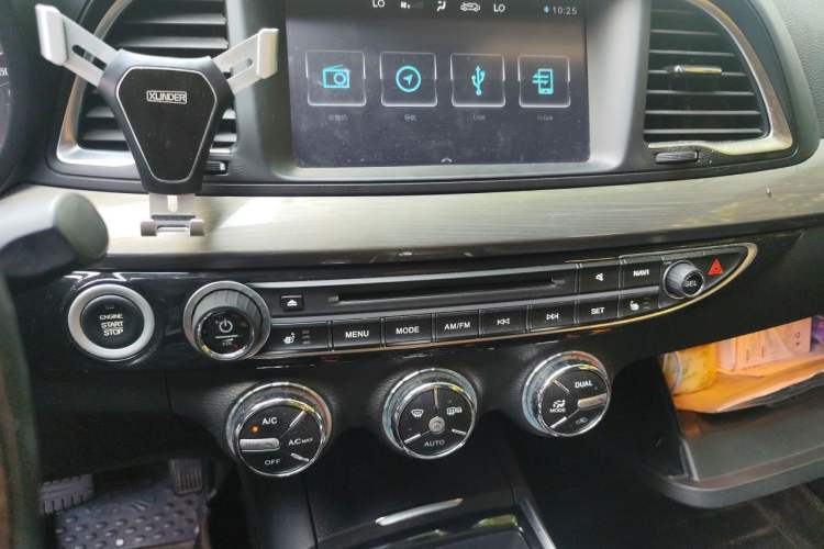Used GAC Trumpchi GA6 2016 235T DCT Luxury Edition Audio And AC Panel