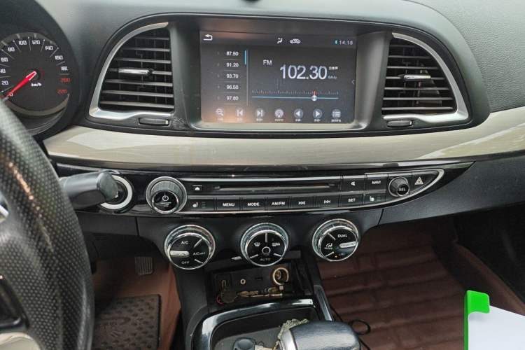 Used GAC Trumpchi GA6 2016 235T DCT Luxury Edition Audio And AC Panel