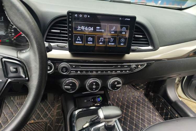 Used GAC Trumpchi GA6 2016 235T DCT Elite Edition Audio And AC Panel