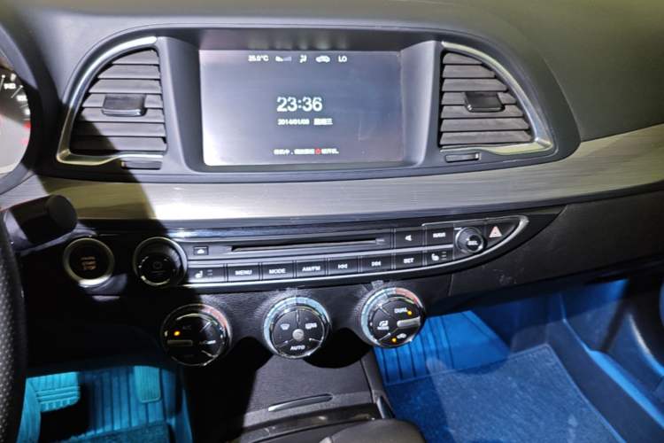 Used GAC Trumpchi GA6 2016 235T DCT Luxury Edition Audio And AC Panel