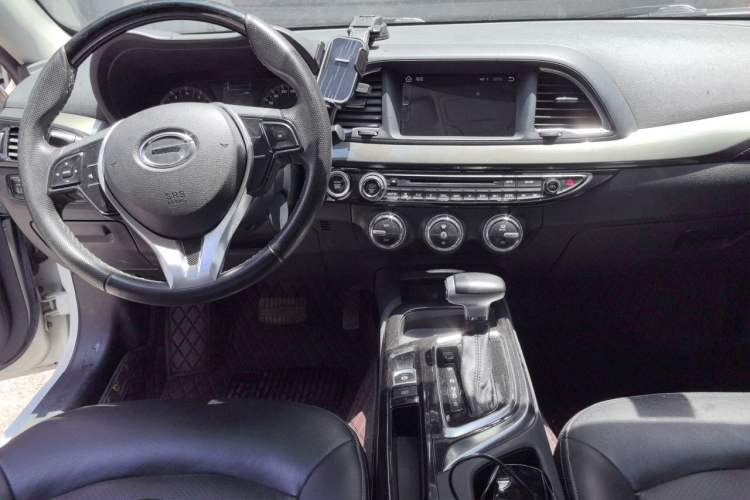 Used GAC Trumpchi GA6 2016 235T DCT Elite Edition Center Console