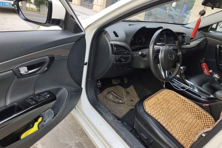 Used GAC Trumpchi GA6 2016 235T DCT Elite Edition Driver Seat