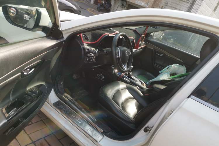 Used GAC Trumpchi GA6 2016 235T DCT Elite Edition Driver Seat
