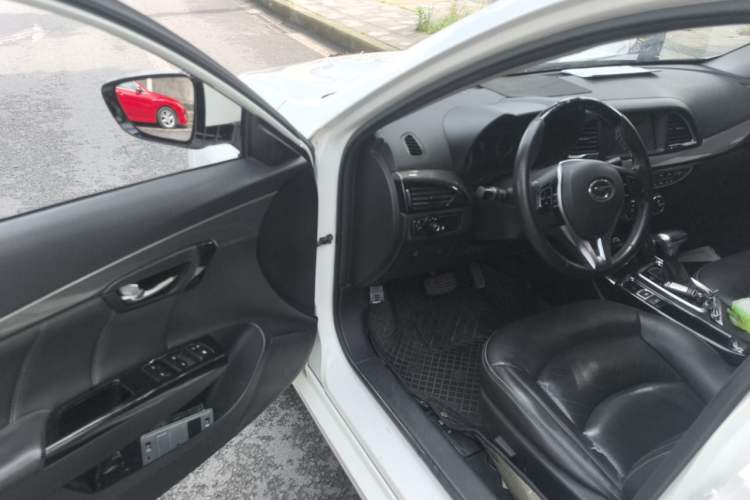 Used GAC Trumpchi GA6 2016 235T DCT Elite Edition Driver Seat
