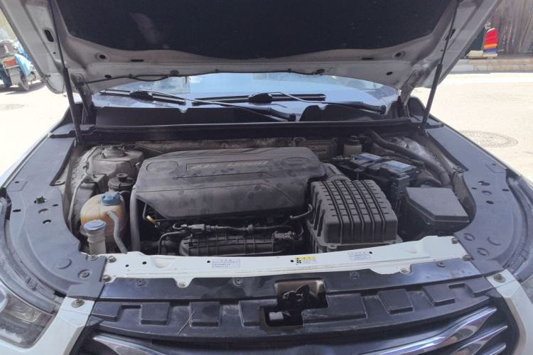 Used GAC Trumpchi GA6 2016 235T DCT Elite Edition Engine Bay