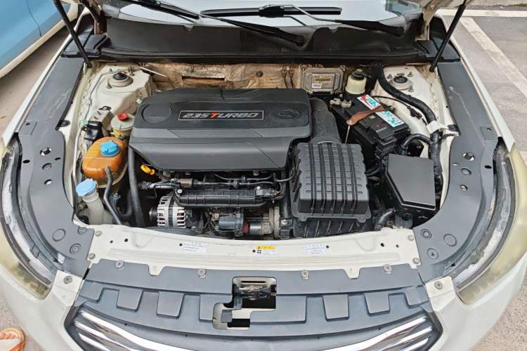 Used GAC Trumpchi GA6 2016 235T DCT Elite Edition Engine Bay
