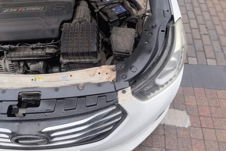 Used GAC Trumpchi GA6 2016 235T DCT Elite Edition Engine Bay Left