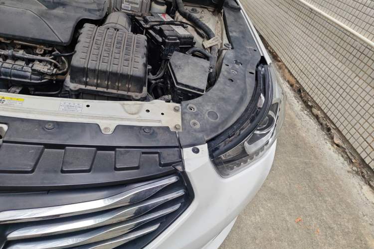 Used GAC Trumpchi GA6 2016 235T DCT Luxury Edition Engine Bay Left
