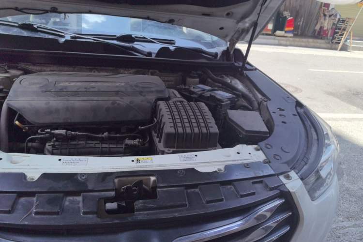 Used GAC Trumpchi GA6 2016 235T DCT Elite Edition Engine Bay Left