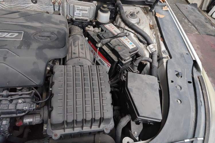 Used GAC Trumpchi GA6 2016 235T DCT Elite Edition Engine Bay Left