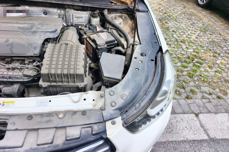 Used GAC Trumpchi GA6 2016 235T DCT Elite Edition Engine Bay Left