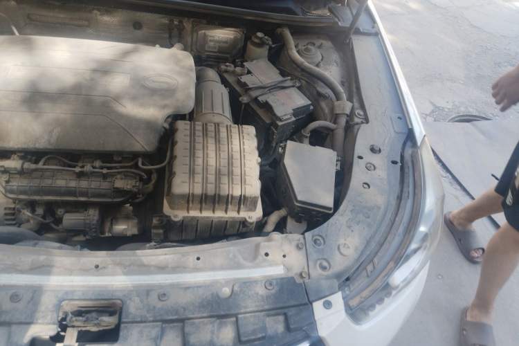 Used GAC Trumpchi GA6 2016 235T DCT Elite Edition Engine Bay Left