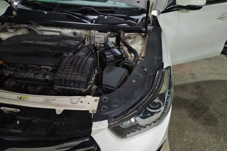 Used GAC Trumpchi GA6 2016 235T DCT Luxury Edition Engine Bay Left