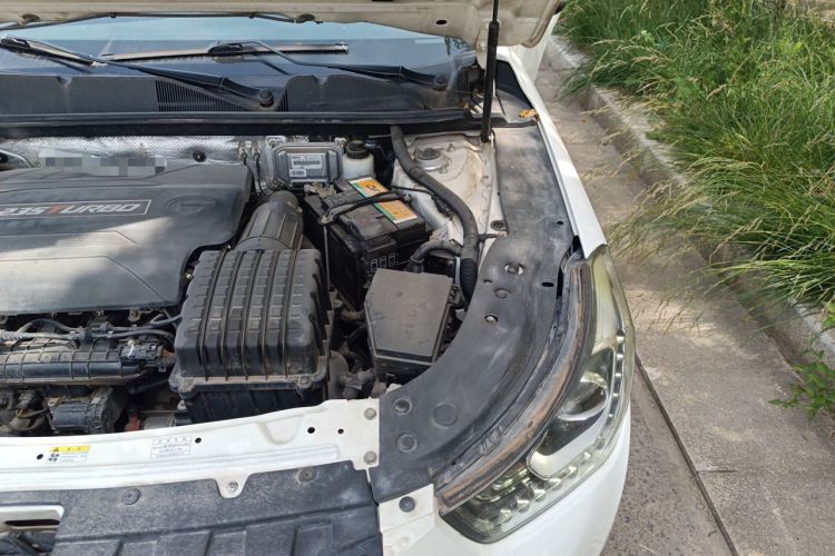 Used GAC Trumpchi GA6 2016 235T DCT Luxury Edition Engine Bay Left