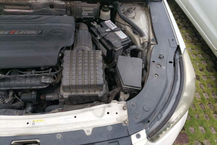 Used GAC Trumpchi GA6 2016 235T DCT Luxury Edition Engine Bay Left