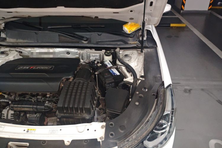 Used GAC Trumpchi GA6 2016 235T Manual Elite Edition Engine Bay Left
