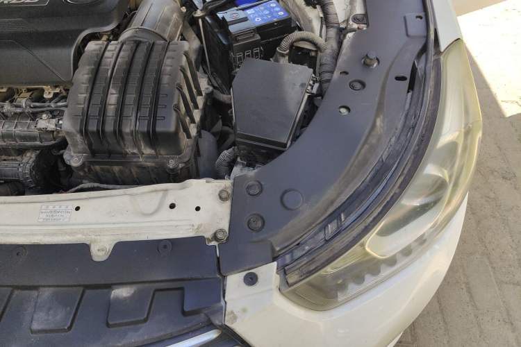 Used GAC Trumpchi GA6 2016 235T DCT Elite Edition Engine Bay Left