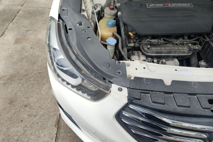 Used GAC Trumpchi GA6 2016 235T DCT Luxury Edition Engine Bay Right