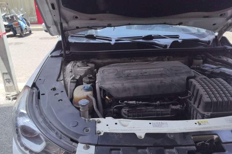 Used GAC Trumpchi GA6 2016 235T DCT Elite Edition Engine Bay Right