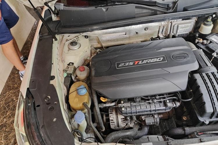 Used GAC Trumpchi GA6 2016 235T DCT Luxury Edition Engine Bay Right
