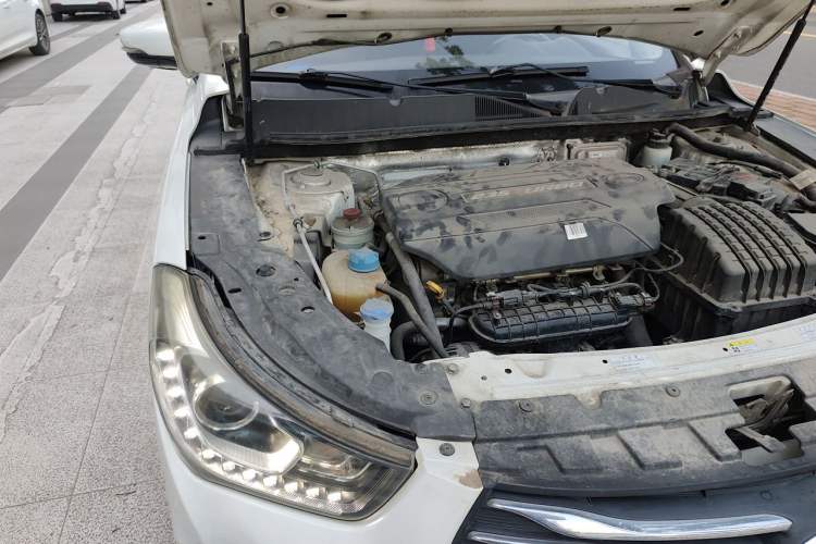 Used GAC Trumpchi GA6 2016 235T DCT Elite Edition Engine Bay Right