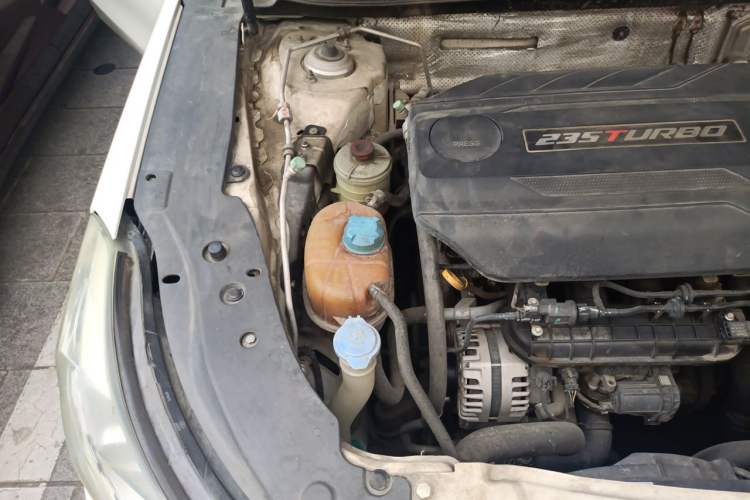 Used GAC Trumpchi GA6 2016 235T DCT Luxury Edition Engine Bay Right