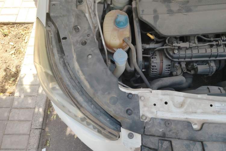 Used GAC Trumpchi GA6 2016 235T DCT Elite Edition Engine Bay Right