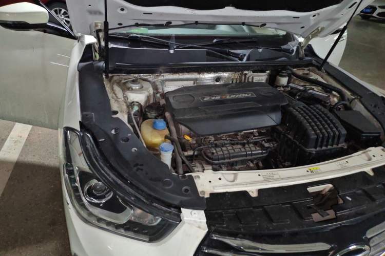 Used GAC Trumpchi GA6 2016 235T DCT Luxury Edition Engine Bay Right