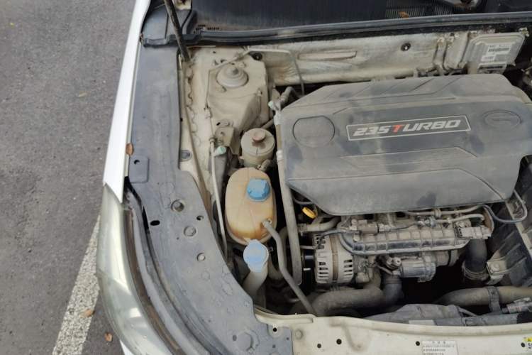 Used GAC Trumpchi GA6 2016 235T DCT Elite Edition Engine Bay Right