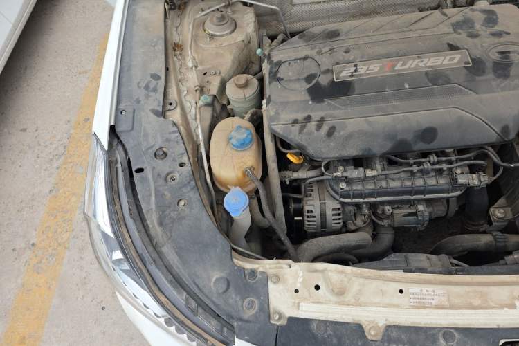 Used GAC Trumpchi GA6 2016 235T DCT Elite Edition Engine Bay Right