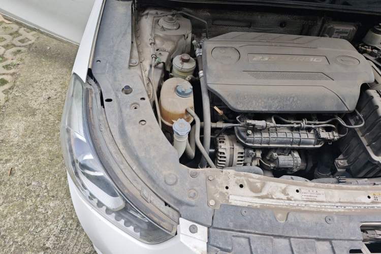 Used GAC Trumpchi GA6 2016 235T DCT Elite Edition Engine Bay Right