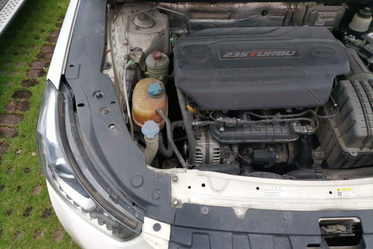 Used GAC Trumpchi GA6 2016 235T DCT Luxury Edition Engine Bay Right